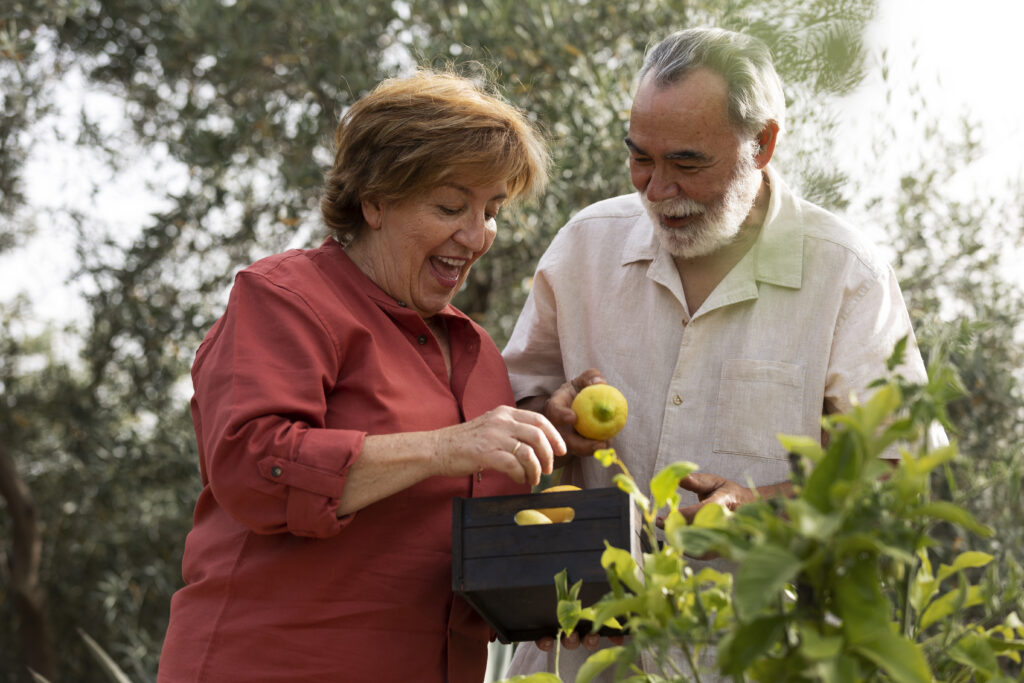 Les 5 bienfaits du jardinage pour les séniors en résidence services